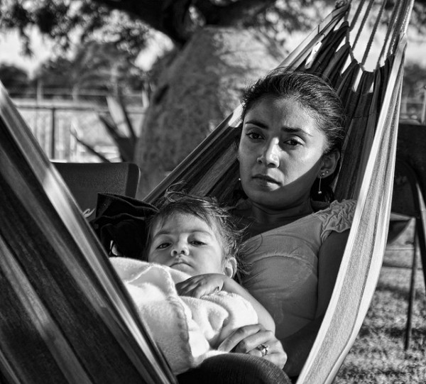 Velasco-Latina-Mother-and-Daughter-Kazyel-600x541.jpg