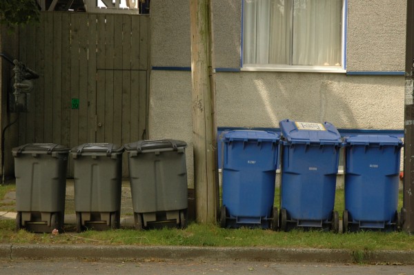 recycling-bins-curb-side