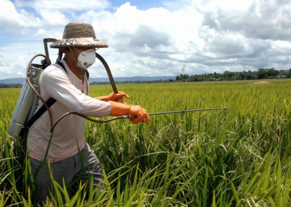 pesticide-farms-toxins